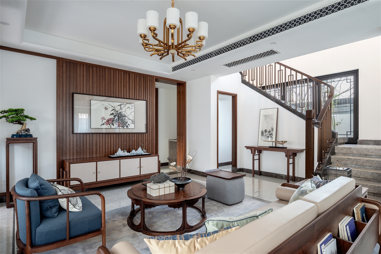 新中式风格室内家装案例效果图-客厅楼梯